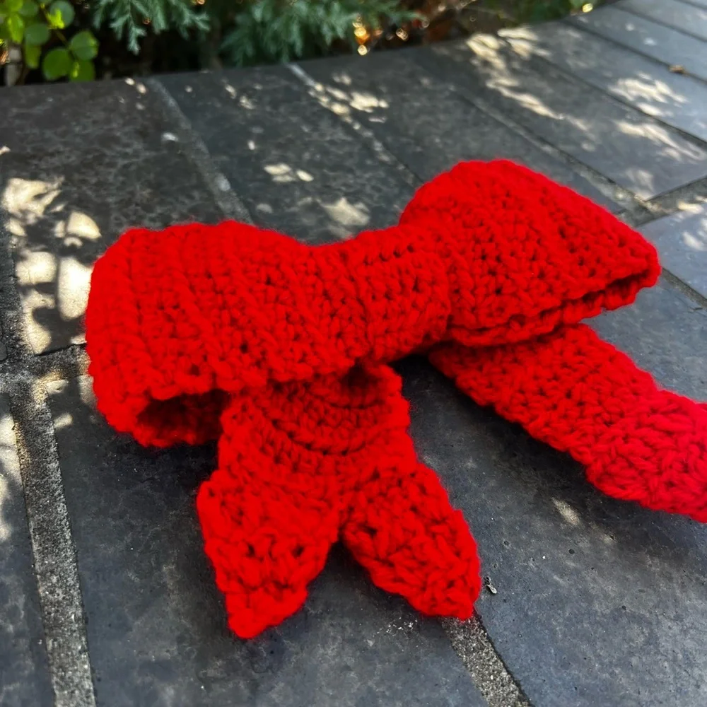 Hand Crocheted Big Red Christmas Bow! - Picture 10 of 14